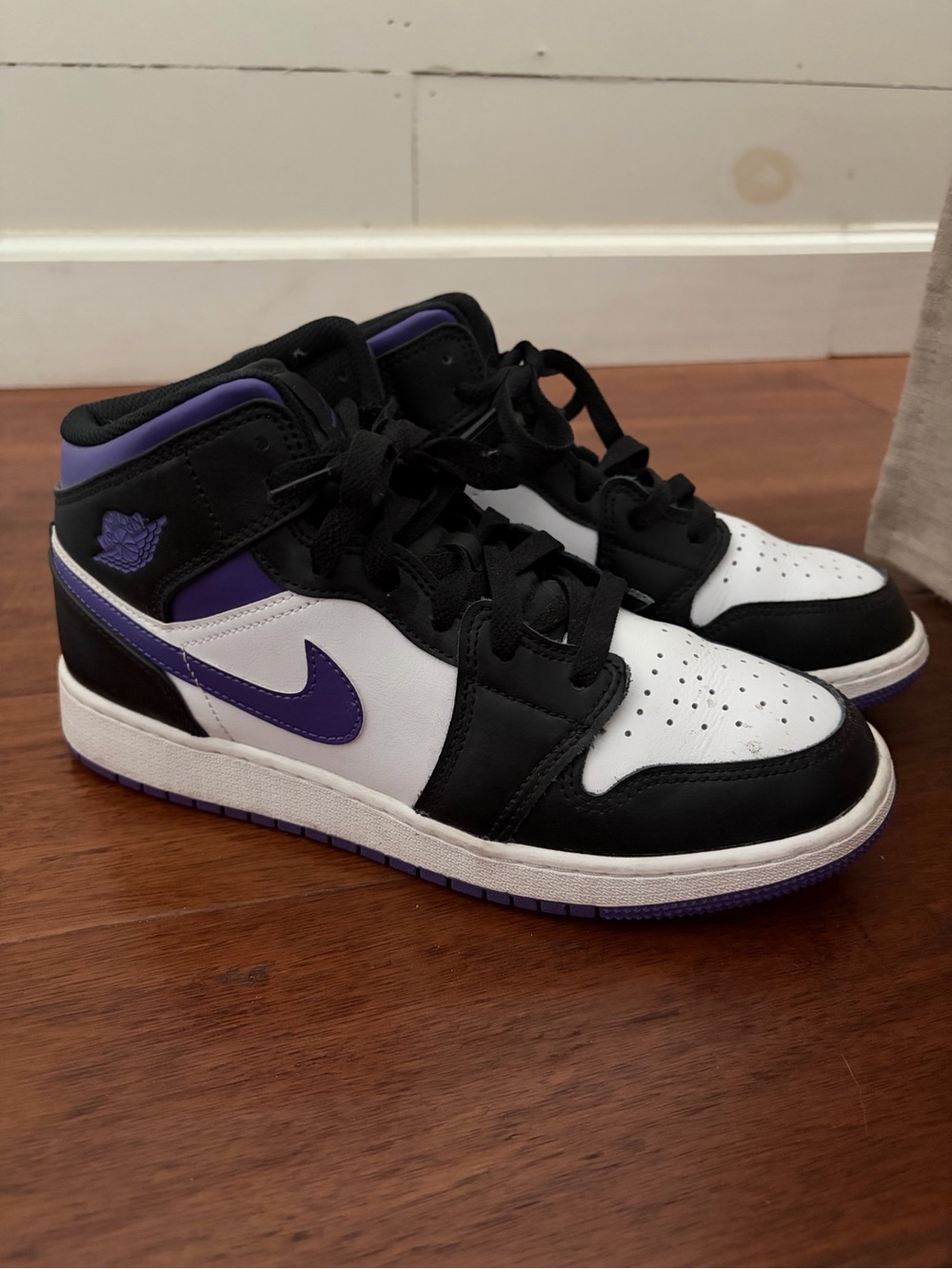 Jordan Kids Black, White & Purple High-Top Sneakers